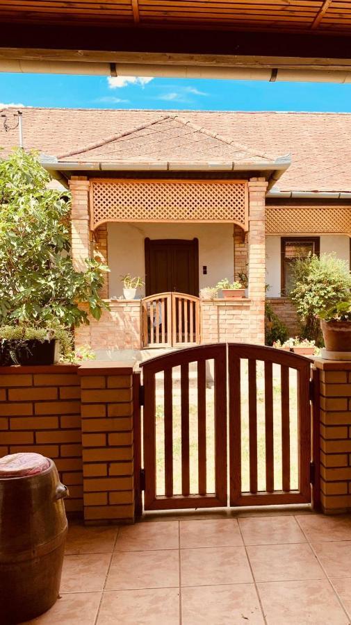 Ferienwohnung Henrietta Vendeghaz Domoszlo Exterior foto